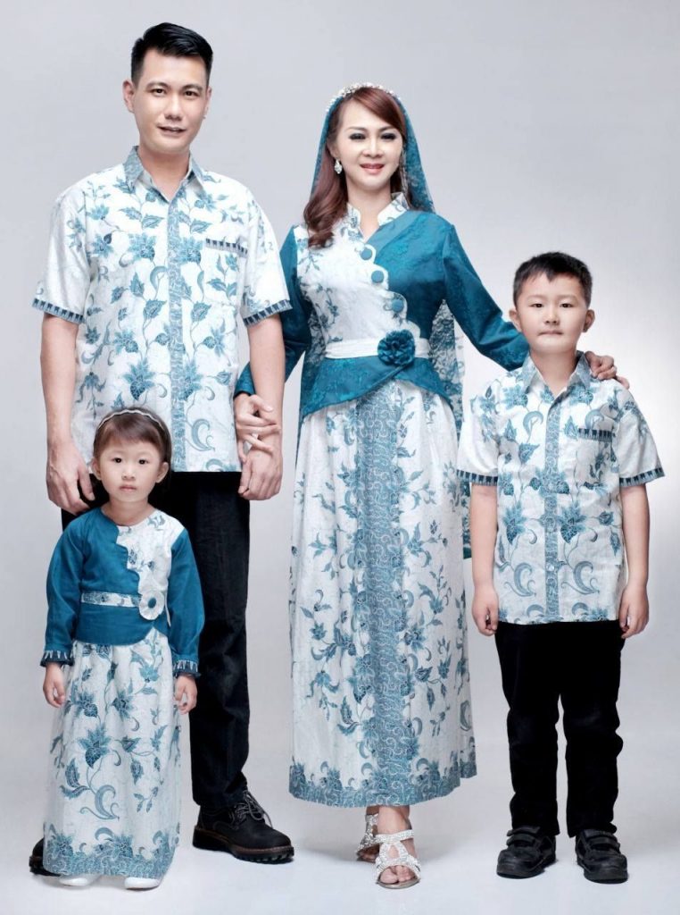  Baju  Gamis Batik Sarimbit  Keluarga  Gamis Chic
